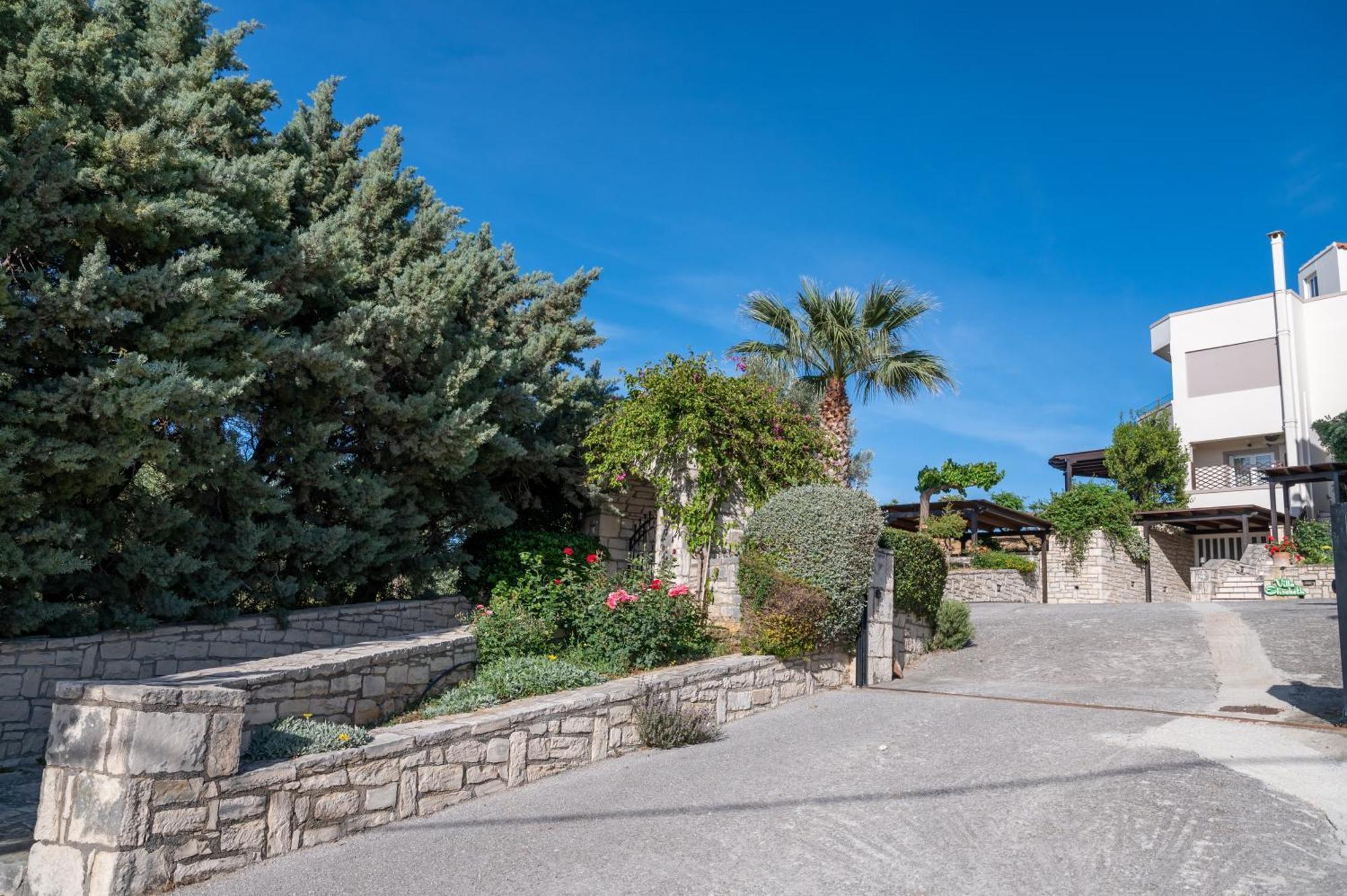 Villa Elisabeth Perama  Buitenkant foto