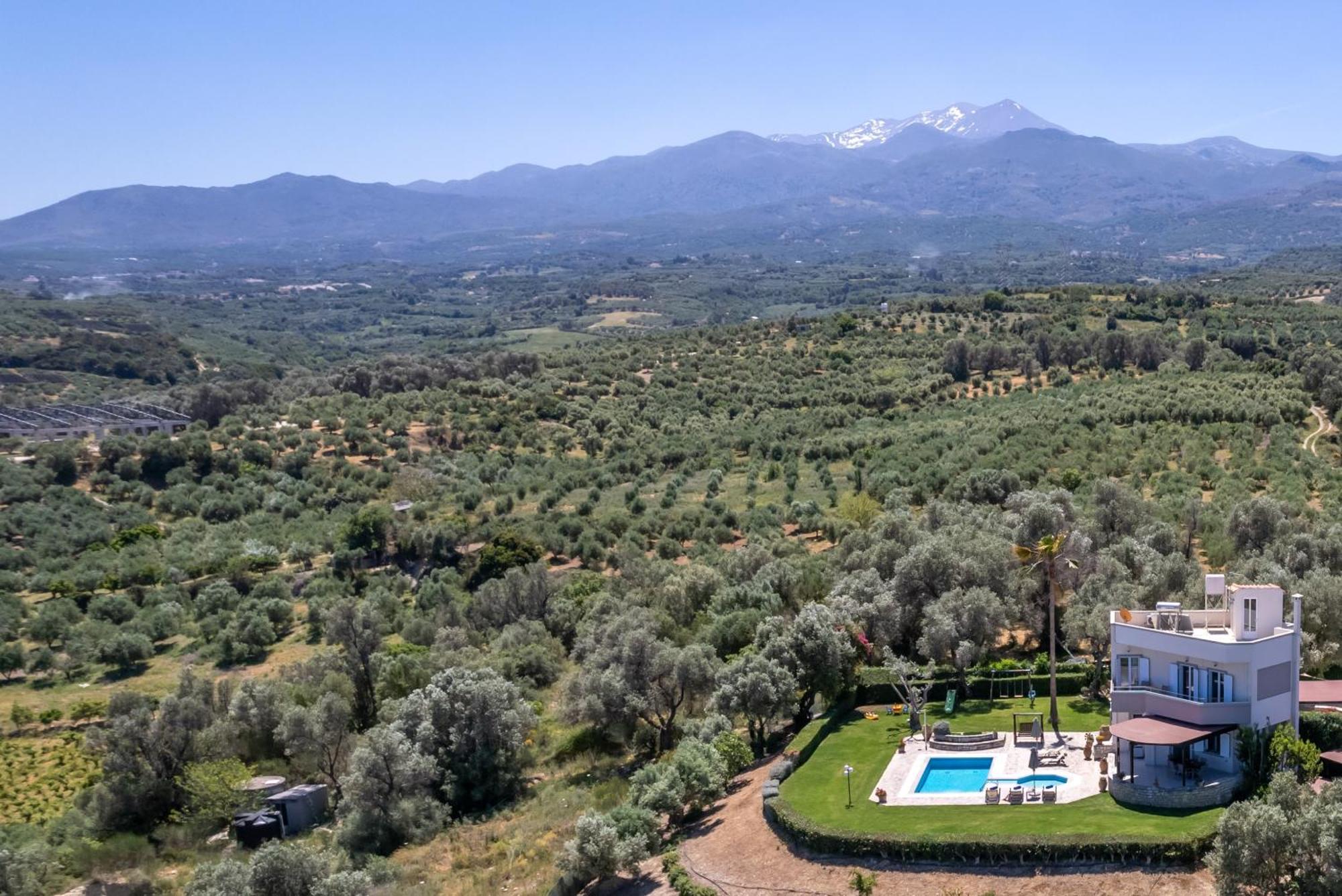 Villa Elisabeth Perama  Buitenkant foto
